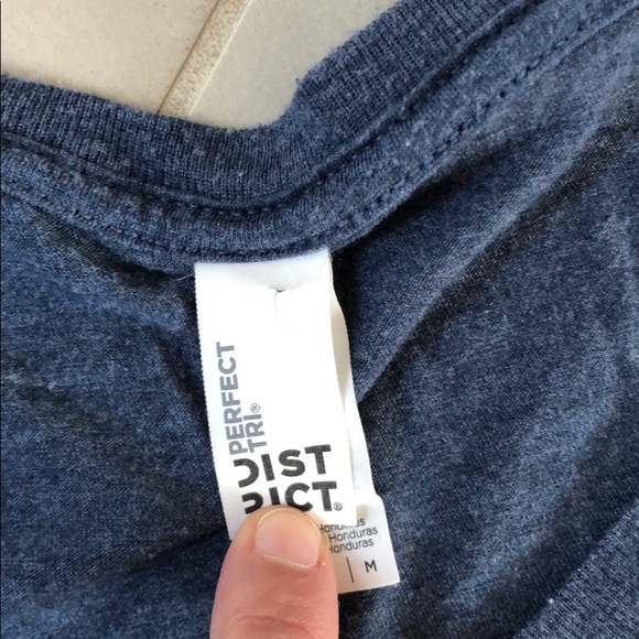 V neck cap sleeve Cal T shirt - Picture 4 of 6